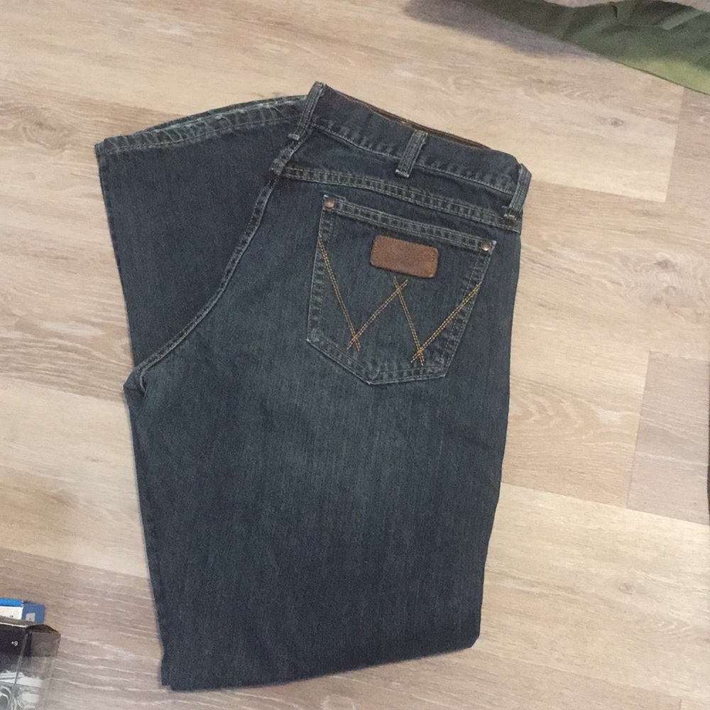 Men’s wrangler retro relaxed boot 34/32